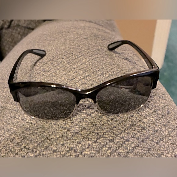 Oakley Accessories - Oakley RSVP Black Sunglasses with White Case